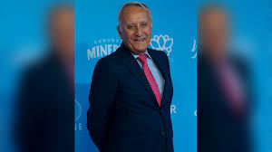 He became well known for his roles in the spanish language performing songs for hbo's flight of the conchords, happy feet, charlie and the chocolate factory and corpse bride. Aknpezmyogc7ym