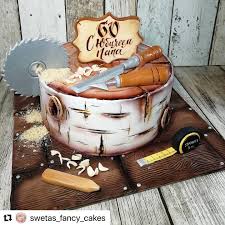 Wo ist das letzte jahr nur geblieben ? Dekoback Gmbh Schaut Euch Mal Die Tolle Baumstamm Torte Von Swetas Fancy Cakes An Toll Was Du Immer Aus Unsrem Fondant Zauberst Repost Swetas Fancy Cakes With Make Repost Torte Backen Kuchen Cake Cakeart Motivtorte