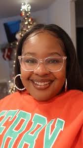 Sade Clark's Instagram, Twitter & Facebook