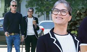 The actor, known for roles in hellboy and cruel intentions. Selma Blair Flashes Dazzling Ring On Her Right Hand As She Grabs Coffee With Her Boyfriend Daily Mail Online