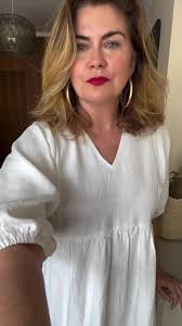 We were thrilled to see Amanda Lamb glowing in the white Betsy Dress,  beautifully styled with ruby red lips and fabulous gold hoop earrings.  Amanda's impeccable taste shows us how to dress ...