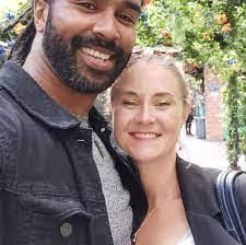 Amanda Dineley's Instagram, Twitter & Facebook