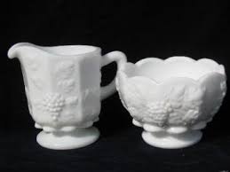Sugar and creamer construction material: Colored Depression Glass And Retro Glassware