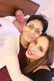 While alleged girlfriend iulia vantur is a constant companion of salman and the khan family, it was not clear if the two are still together, romantically. Iulia Vantur On Twitter I Will Always Be A Child For Them Feels Good Good Night Sweet Dreams Parents Care Share Love Hug Goodnight Blessed Https T Co 5ly4f3ul8y