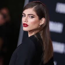 Valentina sampaio is a brazilian model and actress. Erstes Transgender Model Valentina Sampaio Kommt In Die Sports Illustrated Stern De