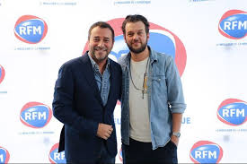 Le chroniqueur de touche pas à mon poste a posté une photo de lui sans barbe. Decouvrez L Interview De Claudio Capeo Au Micro De Bernard Montiel