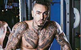 Get in touch with alex velea (@veleaalex) — 30 answers, 1156 likes. Povestea Tatuajelor Lui Alex Velea Pe Primul L A FÄƒcut La 20 De Ani Click Mobile Singer Polynesian Tattoo Men