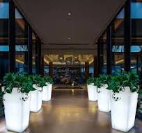 OEM Illuminated Large Plastic PE Light Flower Pot LED ...