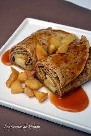 Crepes Roulees Aux Pommes Et Caramel Beurre Sale Idee Nourriture Crepes Plat