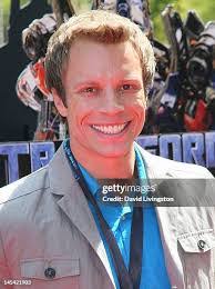 Dustin Leighton's Instagram, Twitter & Facebook