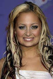 Early 2000s Hairstyles Google Search Early 2000s Hairstyles Historical Hairstyles Skunk Hair