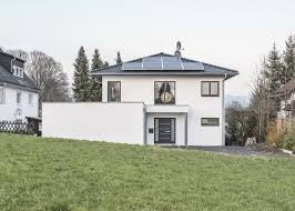 Bei der echten autarkie gewinnt ein haus energie, die den eigenen bedarf tatsächlich deckt. Pilotprojekt Zur Autarken Energieversorgung Eines Einfamilienhauses Zwischen Weberhaus Und Hps Home Power Solutions Energieautarke Versorgung Dank Hps System Home Power Solutions