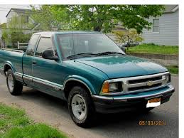 1994 S 10 Extended Cab Had This One Through Last Year Of College Med School And Residency Tried My Best To Kill It Great Truck Extended Cab Chevy S10 Chevy