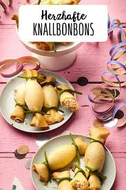 Herzhafte Knallbonbons Mit Honig Senf Frischkase Fullung In 2020 Leckere Snacks Herzhaft Silvester Essen