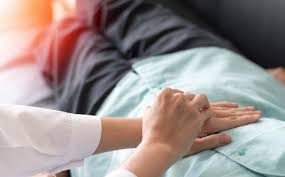 Experts at intelihealth suggest that weight gain isn't caused by the function of the gallbladder, but because of the increased ability for people to eat fatty foods once again. Gallbladder Problems Removal Diet And Treatment