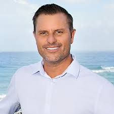 Ian Daniels — Reviews