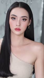 Alyssa Marian's Instagram, Twitter & Facebook