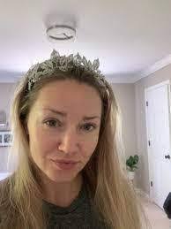 Donna Hodurski's Instagram, Twitter & Facebook