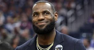 Résumé NBA (scores, stats, highlights) : LeBron James solide face aux  Pistons, et cette fois-ci personne ne lui a couru après