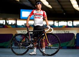Bit.ly/38lc2x1 caleb ewan leg tearing Caleb Ewan Startet Bei Six Day Cycling In London 2020 Uci Track Cycling World Championships Berlin Presented By Tissot Facebook