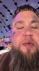 Discover the Weird Head in Your Pocket with Rag'n'Bone Man