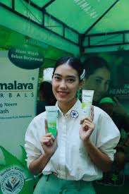 Produk tersebut sangat cocok dipakai untuk pemilik kulit berminyak dan juga berjerawat. Perawatan Alami Untuk Kulit Sensitif Dan Berjerawat