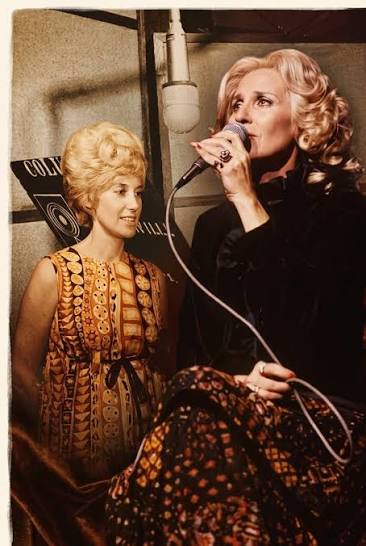 50 years ago today, Tammy Wynette's "D-I-V-O-R-C-E" hit #1! Relive the heartbreaking song through her daughter, Georgette's, incredible rendition...