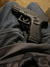 This umarex airsoft replica g19 features the same ergonomics, function, and handling as its firearm counterpart and even comes in very close. Umarex Glock 19 Gen 3 Bb Pistol 2255200 Blain S Farm Fleet