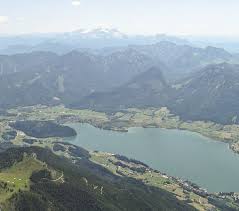 Deze camping aan de wolfgangsee is een ideale uitvalsbasis voor tripjes naar onder andere salzburg en bad ischl. Home