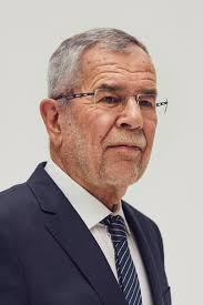 Das und sein nachname deuten auf einen migrationshintergrund des neuen österreichischen bundespräsidenten hin. Statement From The President Of The Federal Republic Of Austria Alexander Van Der Bellen On The Occasion Of The European Day Of Languages 26th September 2019