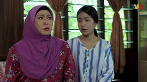 * silap aku juga, kerana jatuh cinta insan sepertimu seanggun bidadari seharusnya aku, cerminkan diriku sebelum tirai kamar aku buka untuk mengintaimu. 7 Hari Mencintaiku