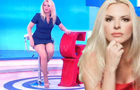 Η παρουσιάστρια και ο τραγουδοποιός έχουν πολλά πράγματα που τους ενώνουν στην πρωτεύουσα της μεσσηνίας. H Annita Pania Exei Kai Kaytes Fwtografies