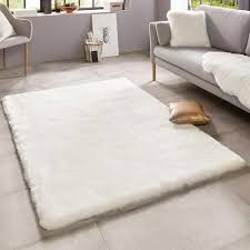 Der 80 x 150 ist super weich und auch die höhe ist ok. Weicher Kunstfell Teppich Superior Uni White Cremeweiss Teppich Boss