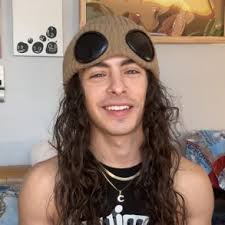 Jerry Folk unveils a scintillating single, 'Heart'