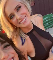 Welcoming back Savannah this year 🥰 Shes tall Shes got leggggsss for  days.. Her makeup is seriously