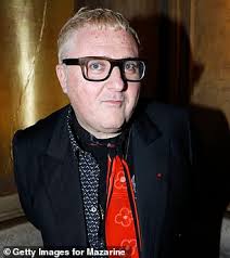 Alber elbaz so radiated kindness that he threatened to give fashion a good name. 6ufwqeqg7auw6m