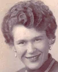 Estela Powers's Instagram, Twitter & Facebook