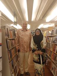 Anne mansfield sullivan telah berjaya memperkenalkan kepada dunia, kaedah mengajar anak yang pekak. Protokol Tolak Tepi Sultan Nazrin Shah Sempoi Pilih2 Buku Di Bookstore