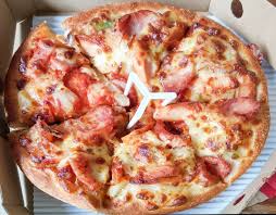 personal pan pizza from pizza hut