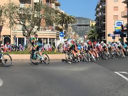 In televisione vengono mostrati centinaia di programmi e film ogni giorno, vecchi e nuovi. E Il Giorno Della Milano Sanremo Chiusura Strade Ecco Gli Orari Previsti Ivg It