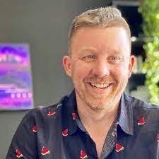 Aaron Hipps's Instagram, Twitter & Facebook