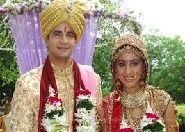 Although now they are not a part of the show anymore, this serial eventually started with the story of akshara and naitik, played by hina khan and karan mehra. Karan Mehra Hina Khan Cold War Gets Hotter