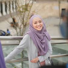 A shawl tutorial with 13 styles for your raya 2020 preparation. Mira Filzah Ulzzang Fashion Muslimah Fashion Outfits Muslim Women Fashion