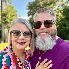 Crafted to perfection, this pen embodies the essence of modern masculinity.  Designed for men on-the-go, its seamless construction and precision balance  offer an effortlessly smooth writing experience wherever life takes you.  Elevate