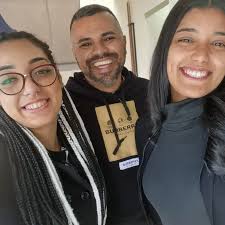 16/05/2023 ...🍃 1 MÊS! Levarei comigo toda sua essência de bondade e  caridade. Seu sorriso leve e suas graças a todo instante. Sua mania com o  gás e as portas. O toque