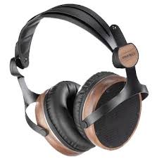 Let's look at some of the reasons why you should give some thought to buying a good set of headphones or the best headphones in 2020. Best High End Headphones Of 2020 The Master Switch