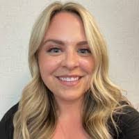 Ashley Tkach's Instagram, Twitter & Facebook