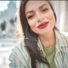 Hi! My name is Kimberly Barros. I am originally from Cuenca, Ecuador, but  currently live in Worcester, Massachusetts. This fall I will be attending  Middlebury College to study Political Science and French!