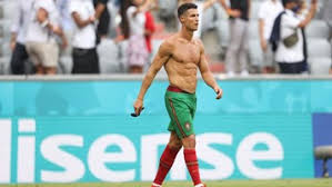 A derrota terminou coma invencibilidade de portugal que durava há sete jogos (5v 2e) e foi apenas. As Imagens De Cristiano Ronaldo Apos O Jogo Com A Alemanha Que Fazem Furor Nas Redes Sociais Fotogalerias Jornal Record