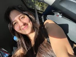 Are you a singer, or aspiring singer, who likes making children smile,  laugh and sing along? Here is a job for you! Hey Dee Ho is looking to hire  another member (I'm